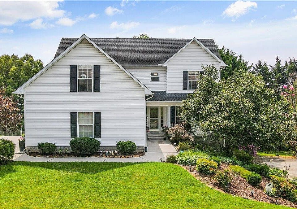 1st image of 5662 Eagle Crest Ln
