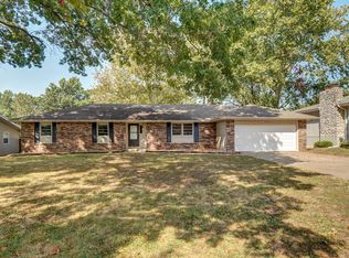 2833 S Claremont Ave, Springfield, MO 65804
