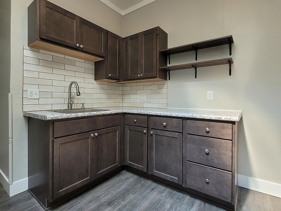 Kitchen w/ open shelving