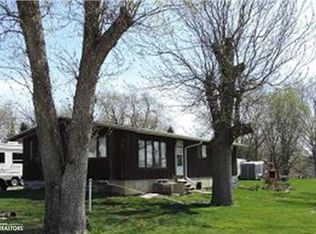 409 2nd Ave SW, State Center, IA 50247