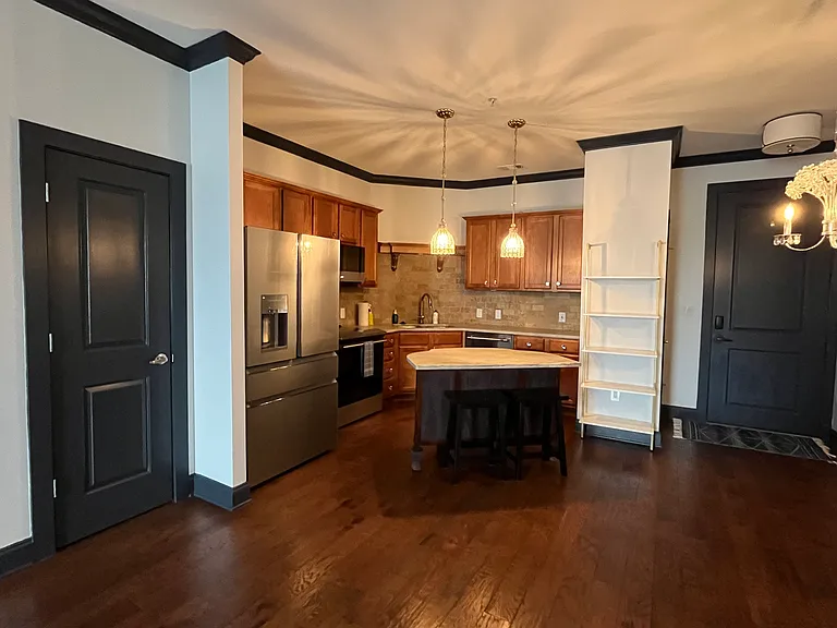 445 W Blount Ave #314 — Photo 8