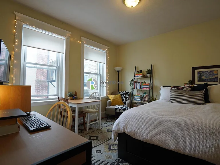 224- 236 Kelton St — Photo 10
