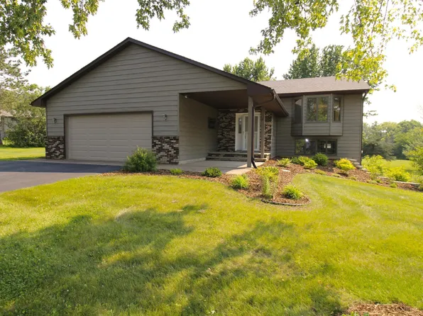 538 Nordic Ln, Hudson, WI 54016