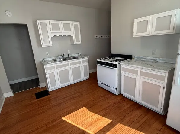 Layton, 738 S Layton Blvd APT 3, Milwaukee, WI 53215
