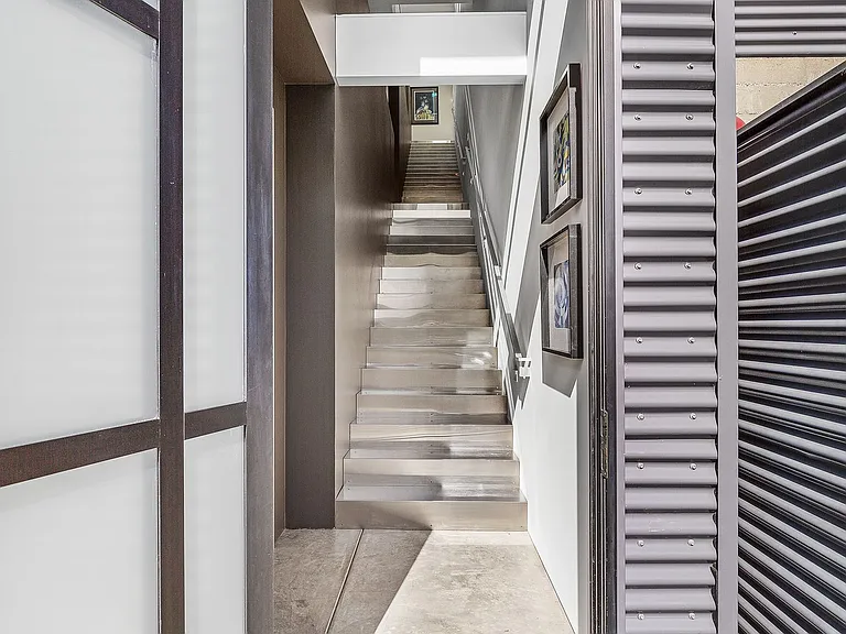 811 Folger Ave — Photo 3