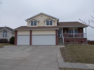 3930 San Mateo Ln, Lincoln, NE 68516