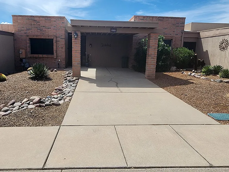 1525 W Via Del Jarrito — Photo 1