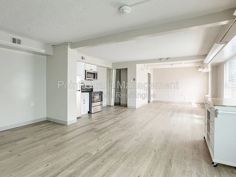 7460 Graceland Dr #325 — Photo 7