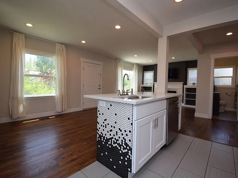 1807 E 3210 S — Photo 12