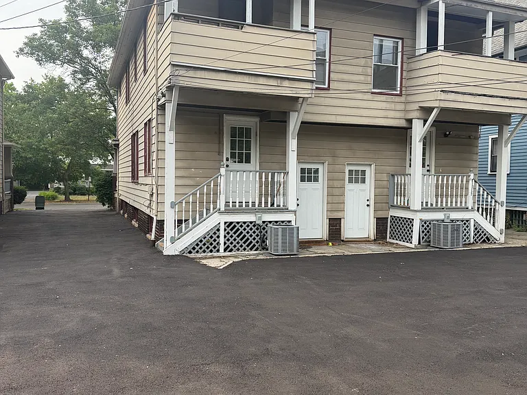 2626 Hampshire Rd — Photo 10
