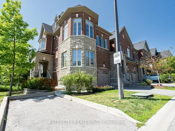 1331 Major Mackenzie Dr W Unit 116, Vaughan, ON L6A 4W4