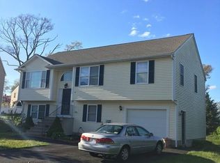 74 Daisy Ln, Fall River, MA 02721