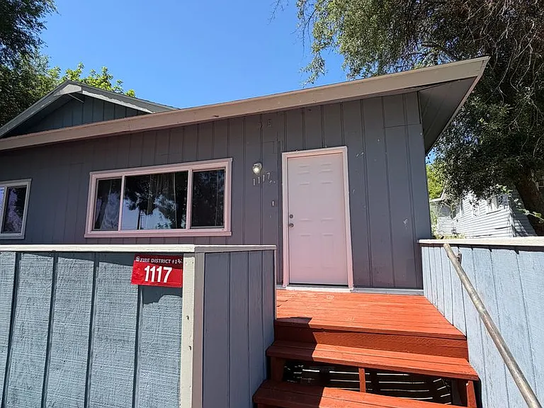 1117 N Alameda Ave — Photo 10