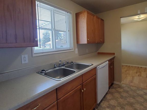 5th image of 2108 Lee Blvd