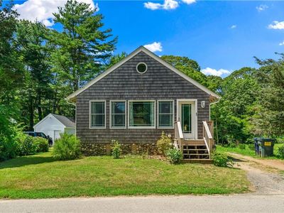 86 Winsor Ave, North Kingstown, RI, 02852