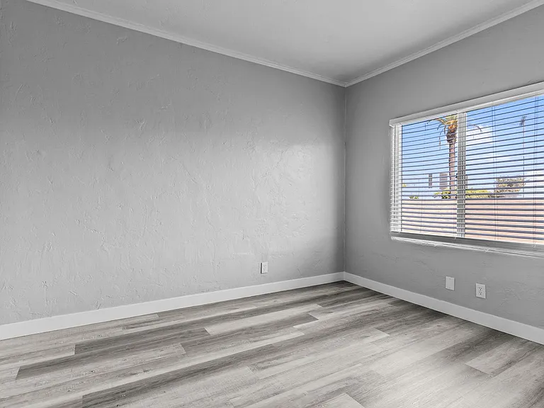 820 Lime Avenue — Photo 25