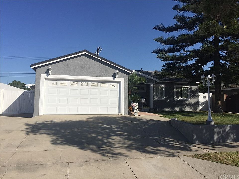 1st image of 8651 Greenleaf Ave