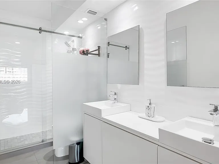 300 Bayview Dr #307 — Photo 23