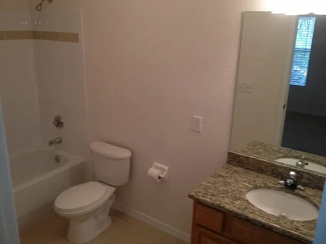 518 NW 39th Rd #603 — Photo 9