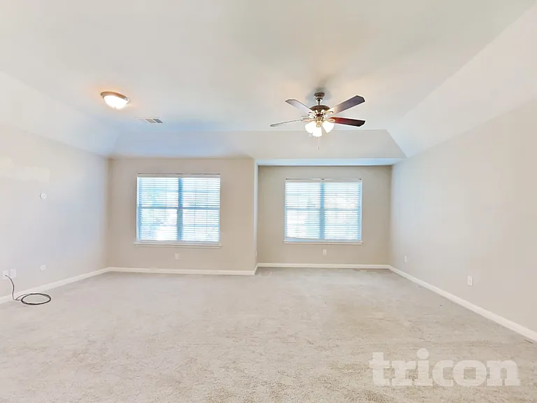 4821 Cedar Springs Dr — Photo 8