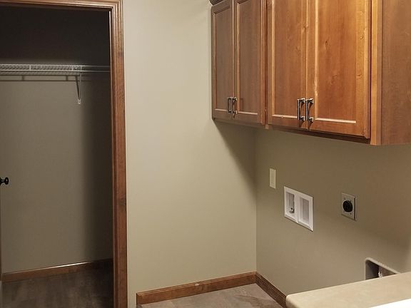 4th image of 1821 Ladbrook Ln