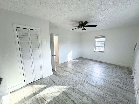 2nd image of 300 NE 4th St #4
