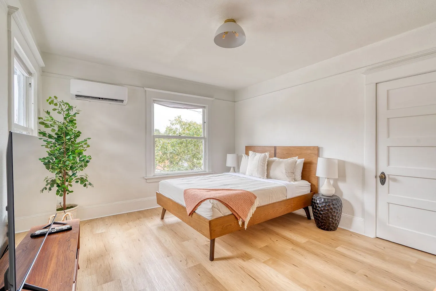 1 bed, 1.0 bath, 495 sqft, $3,303 — Photo 4