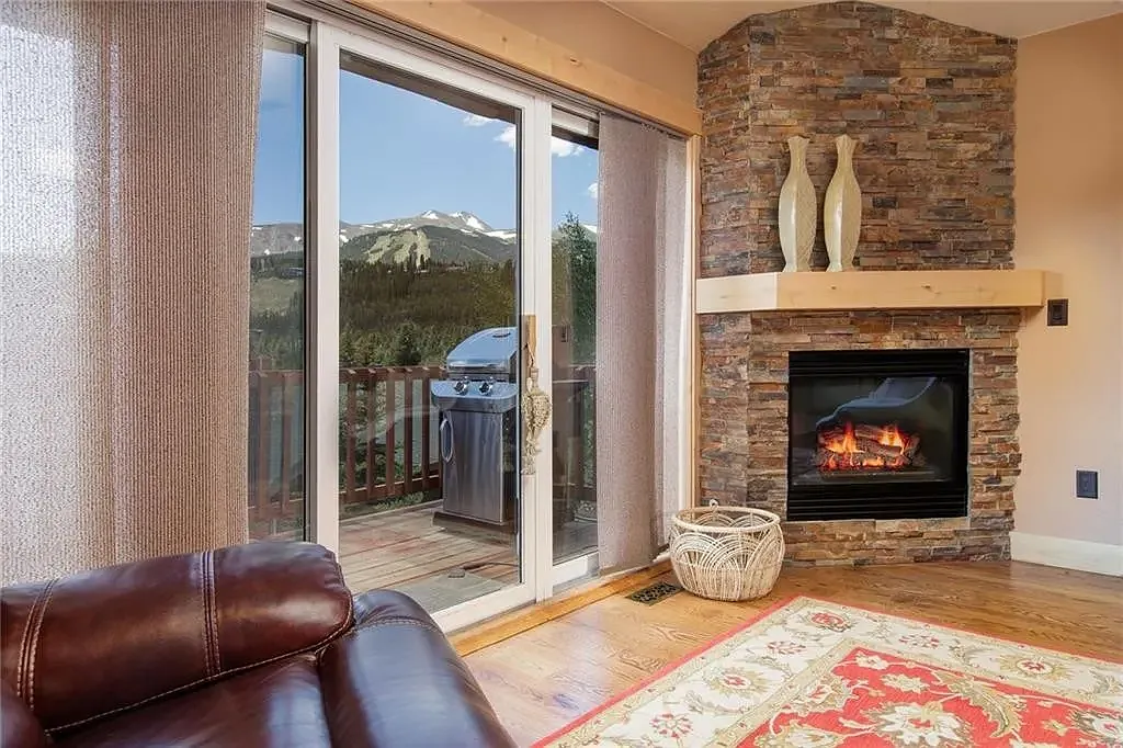 2 bed, 1160 sqft, $3,800 — Photo 3