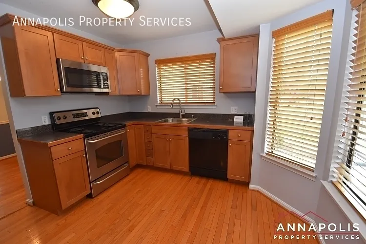 687 Genessee St — Photo 2