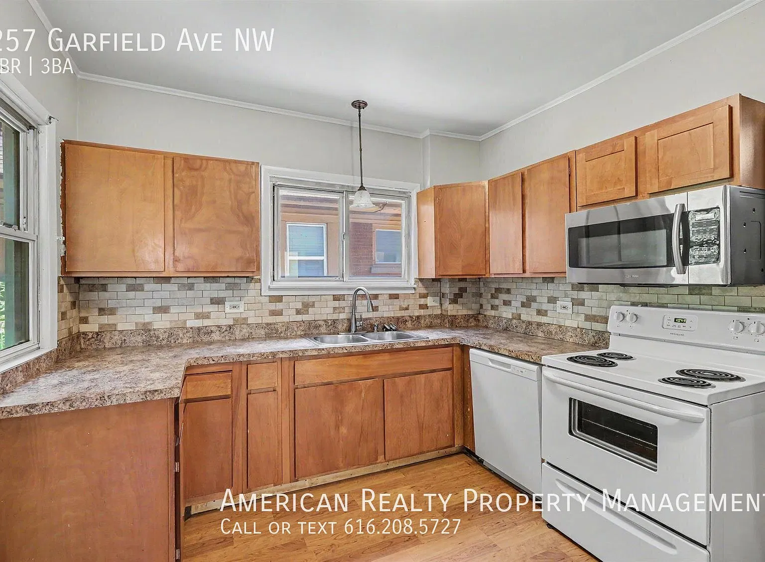 5 bed, 2.5 bath, 2256 sqft, $2,550 — Photo 3