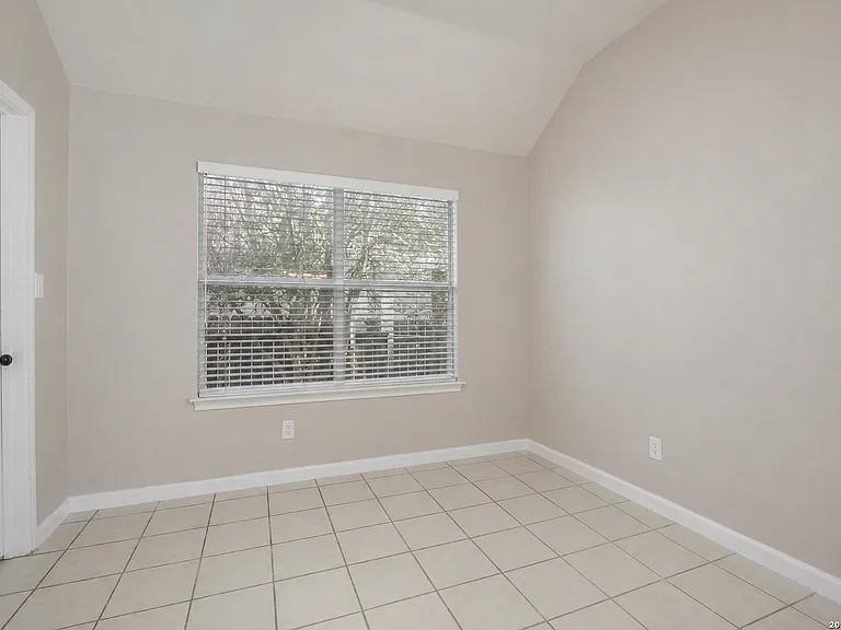 Breakfast Nook/Eat-in Kitchen