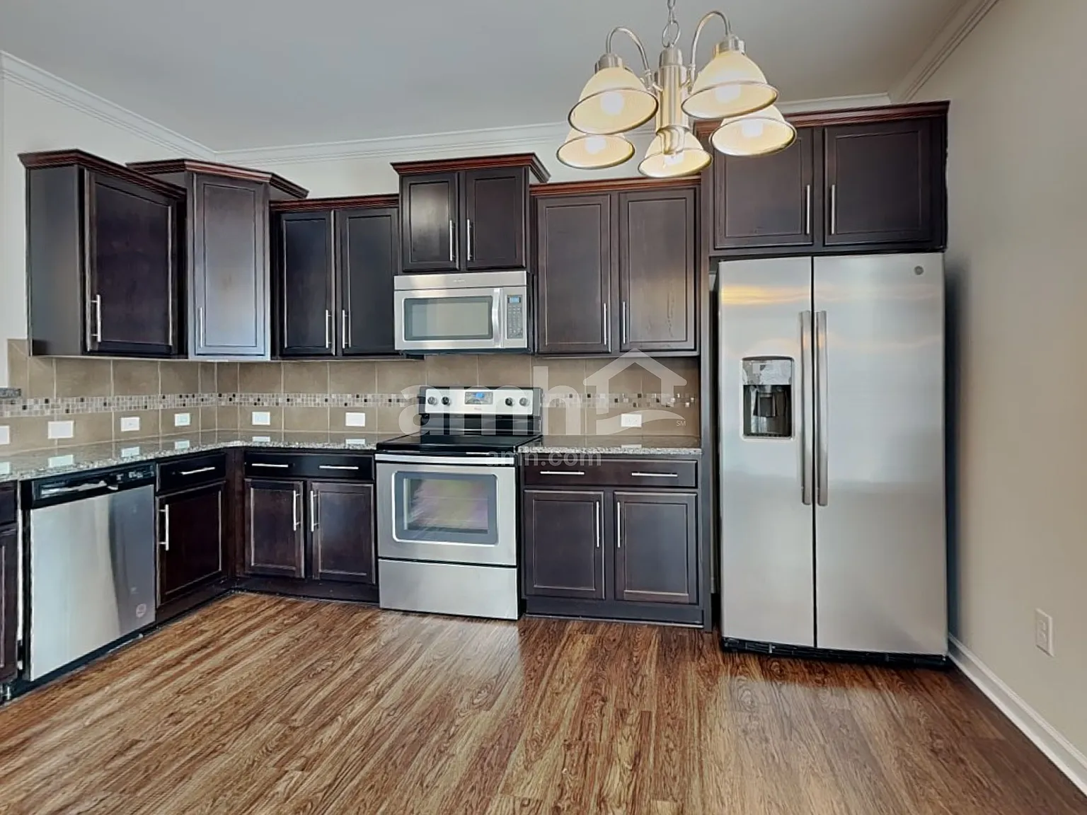 4 bed, 2.5 bath, 2069 sqft, $2,195 — Photo 3