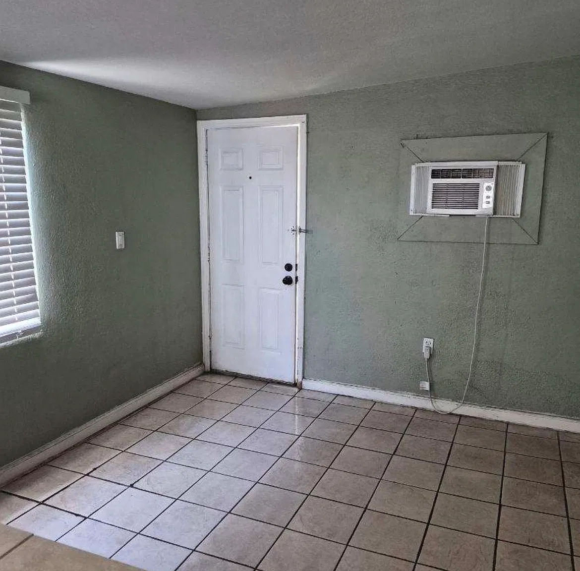 1 bed, $980 — Photo 2