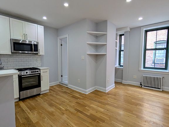 5th image of 504 E 79th St APT 5G