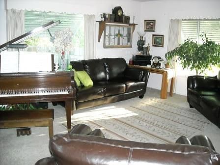 LR view SW (hardwood now)