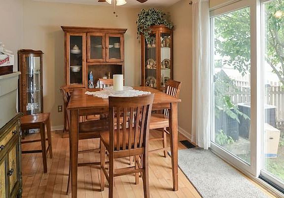 5th image of 129 Lowell St APT 6