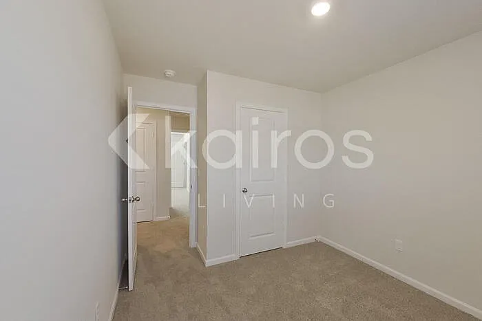 2541 Banyan Cir — Photo 14