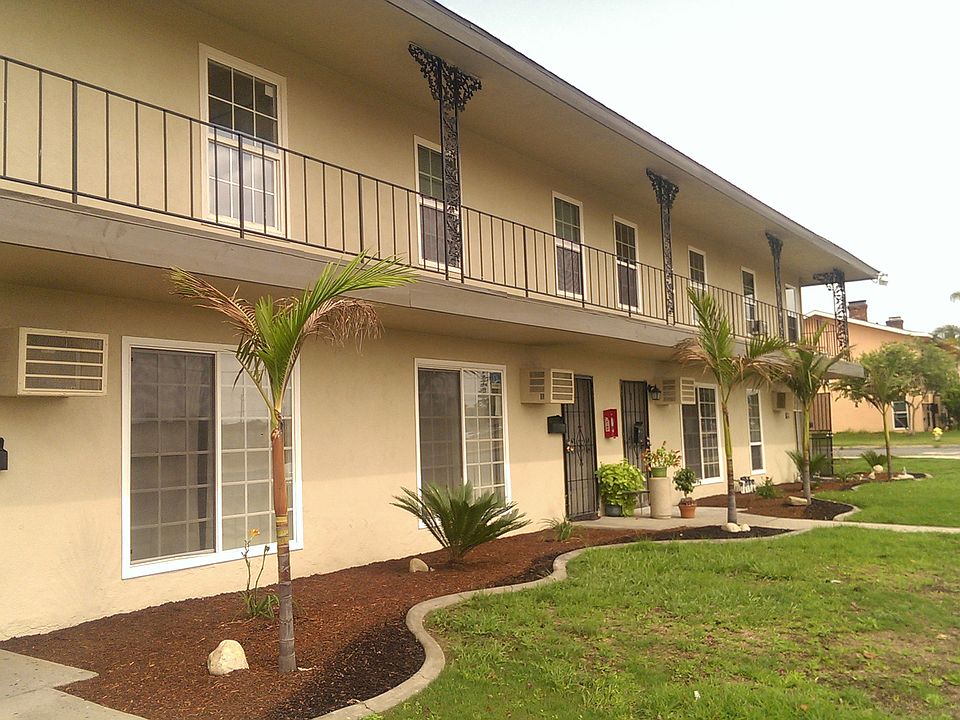1st image of 949 N Vineyard Ave
