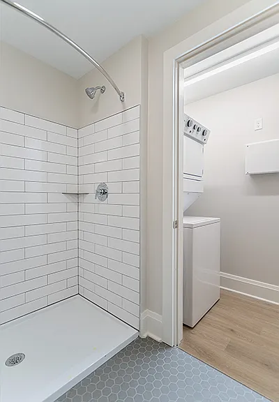215 E Chestnut St #204 — Photo 6
