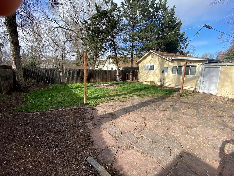 405 Wood St — Photo 5