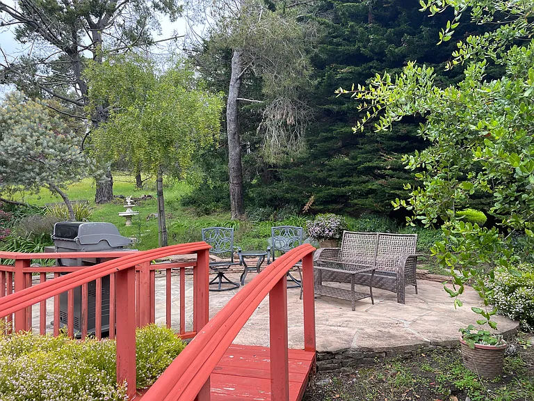 Chelsea Ln — Photo 17