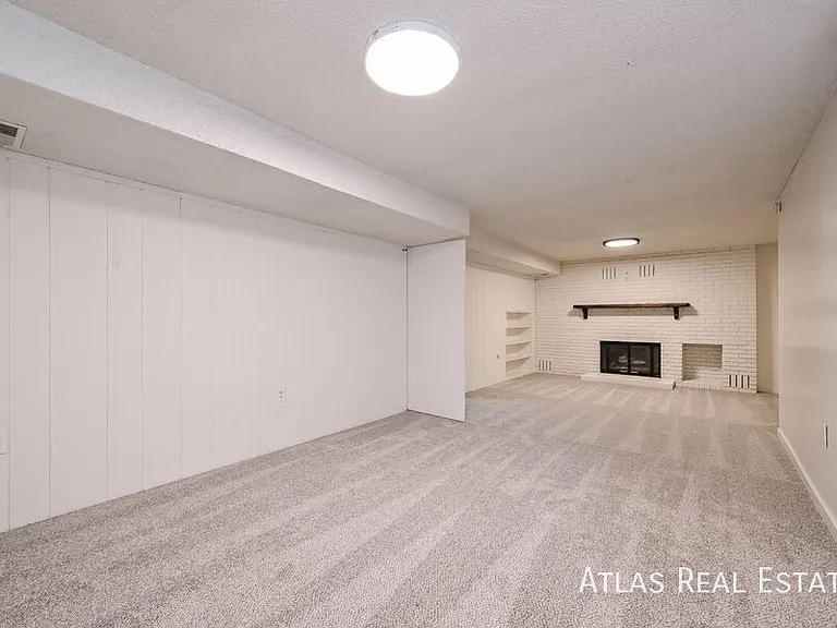 604 S Quentin St — Photo 11