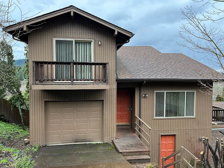 3960 University St — Photo 1