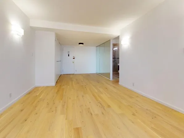 118-17 Union Turnpike image 13 of 49