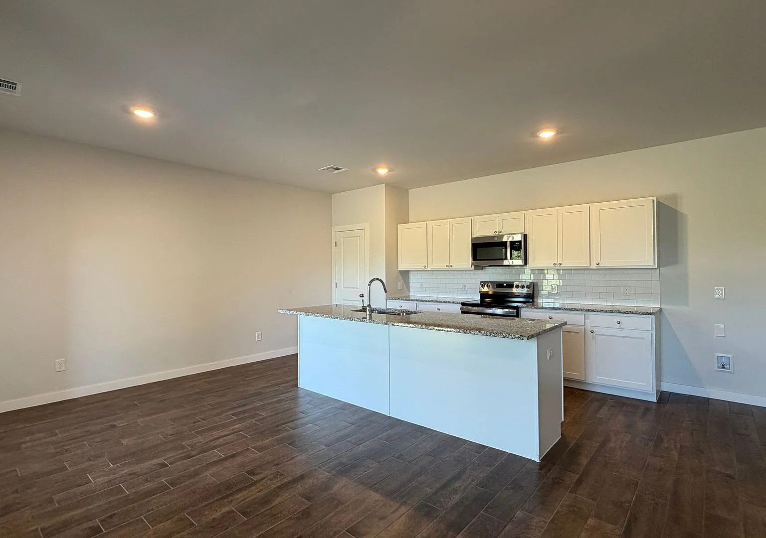 New Construction 4 Bedroom, 3 Bathroom Home on 5 Acres with Storm Shelter! — Photo 2