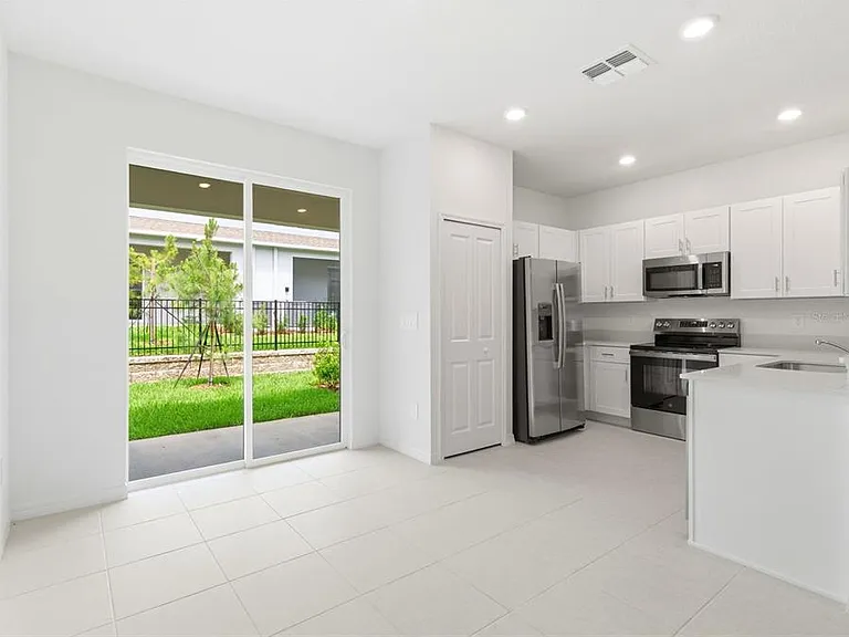 9851 Feaster Dr — Photo 12