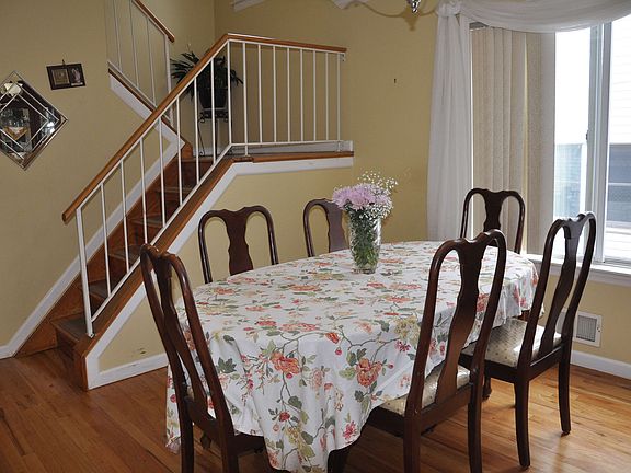 5th image of 96 Wellbrook Ave