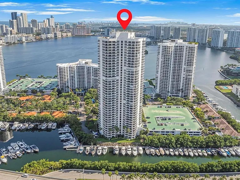 3500 Mystic Pointe Dr #604 — Photo 32
