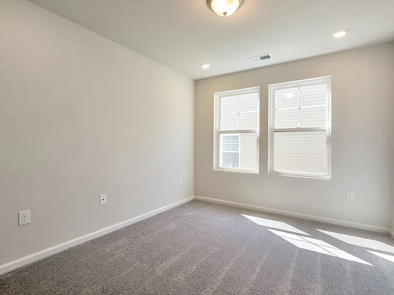 5714 Woodlawn Dr — Photo 12