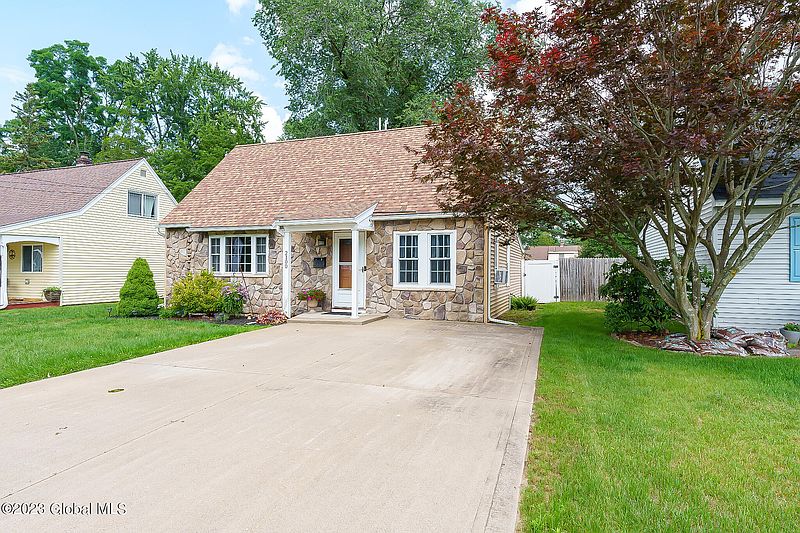 2nd image of 2100 Fiero Avenue